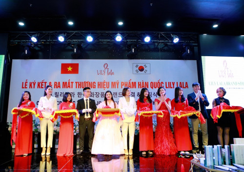 Lễ ký kết hợp tác và ra mắt dòng sản phẩm LiLy Lala tại Việt Nam